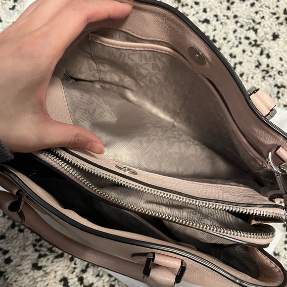 Authentic Michael Kors Pink handbag - Picture 13 of 16